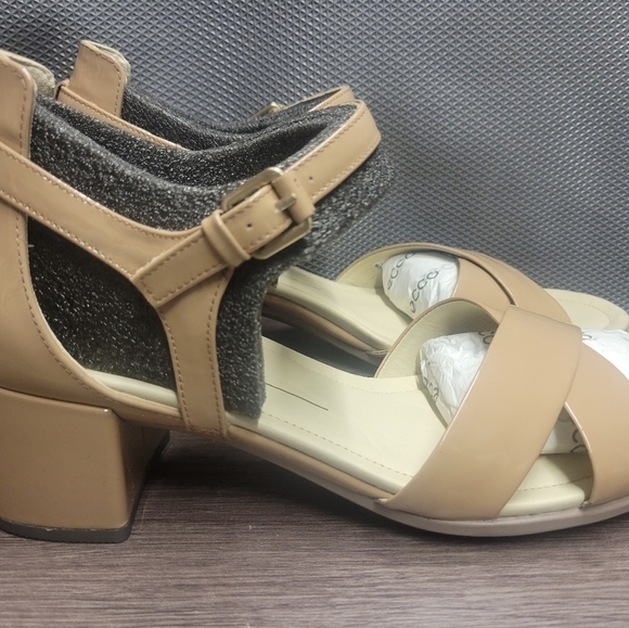 Ecco Tan Leather Sandal 2.25” Block Heel Ankle Strap 41 US 10-10.5 New w/ box - Picture 5 of 11